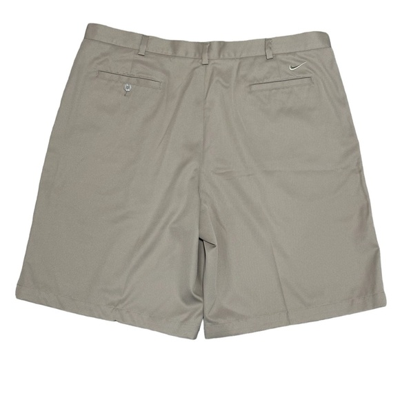 Men’s Nike 42 XL Golf Pleated Shorts Chino Khakis Khaki Tan Dri Fit Casual New - Picture 4 of 11